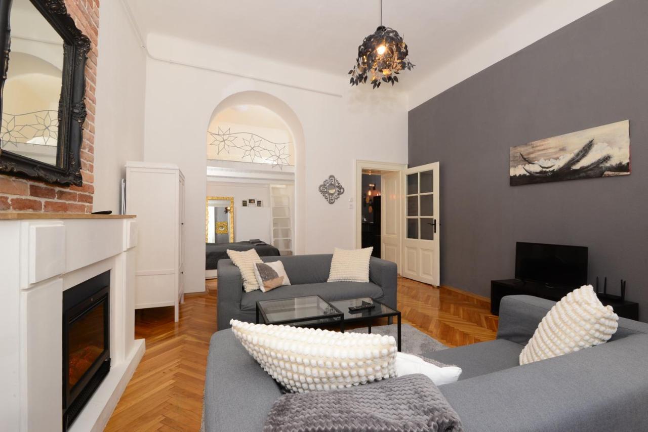 Your Place Apartman Budapest Luaran gambar