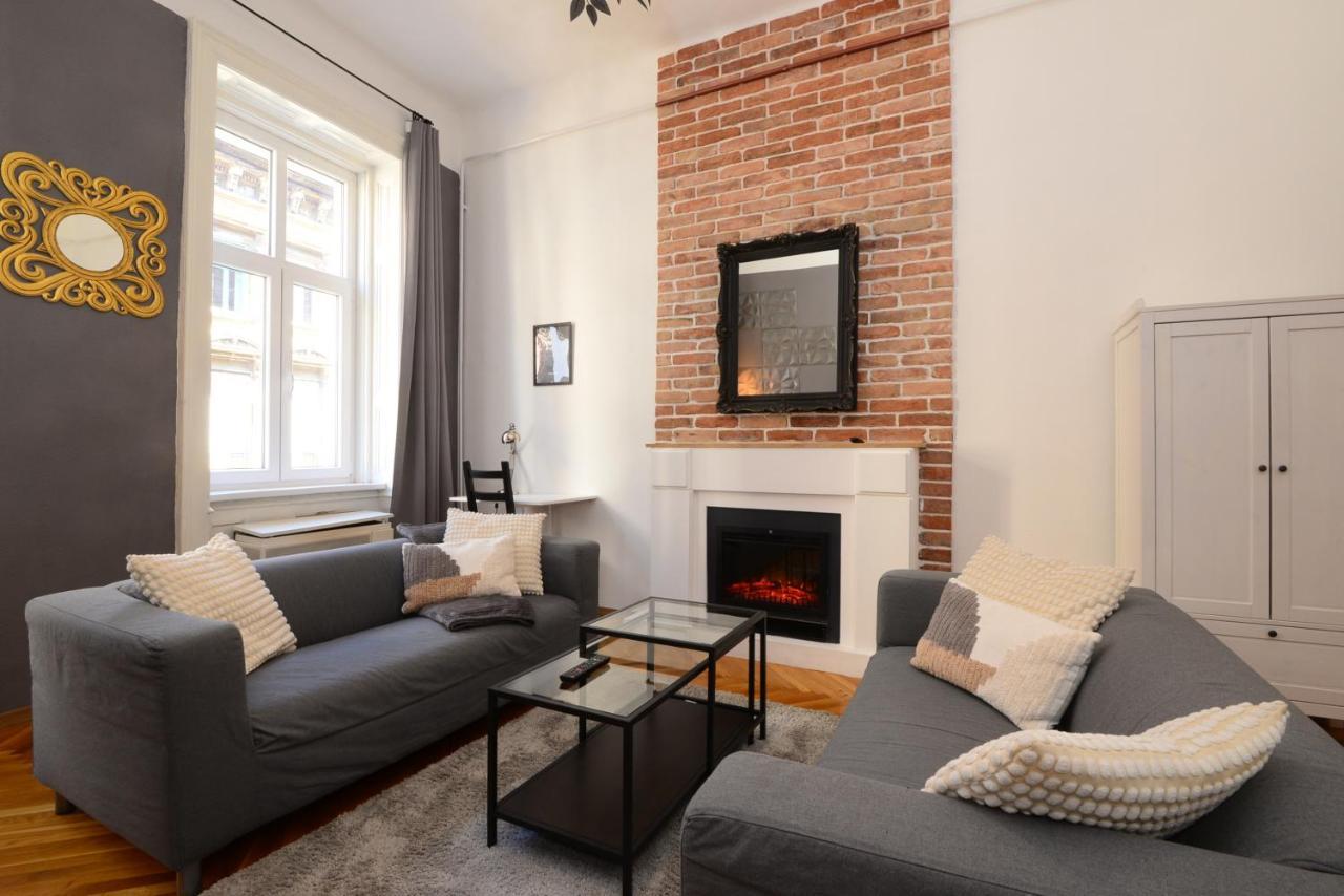 Your Place Apartman Budapest Luaran gambar