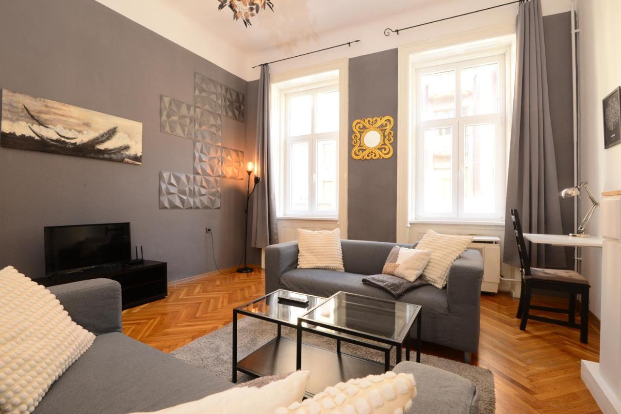 Your Place Apartman Budapest Luaran gambar
