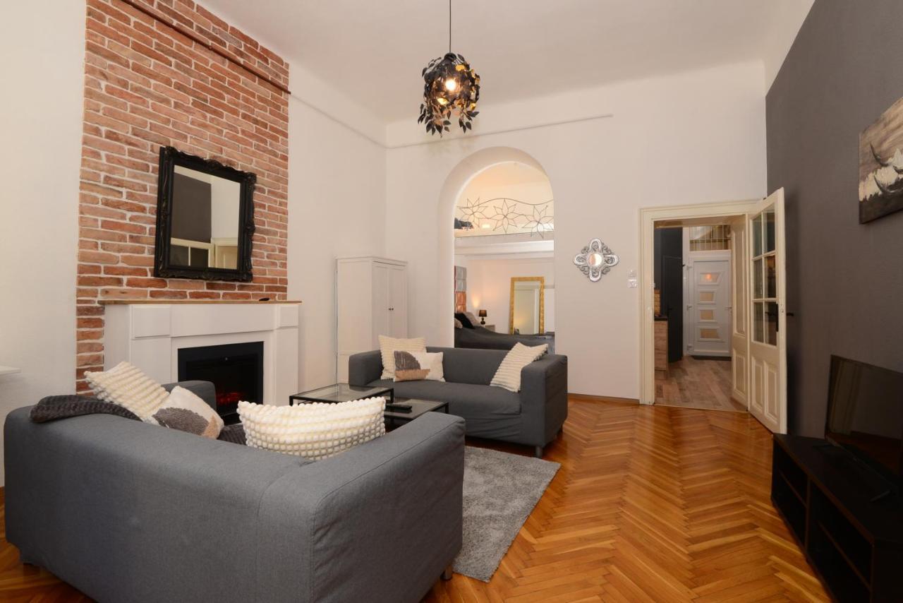 Your Place Apartman Budapest Luaran gambar